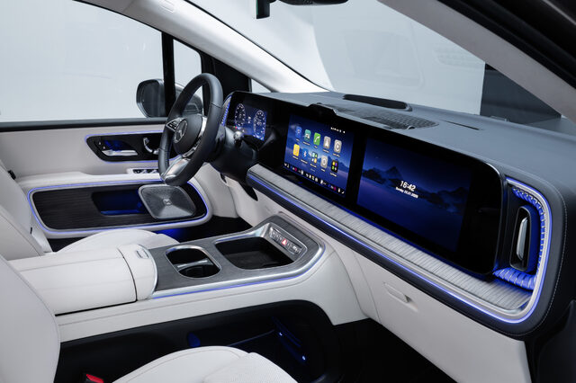 2027 Mercedes-Benz VLE MPV MBUX Superscreen dashboard with white leather interior