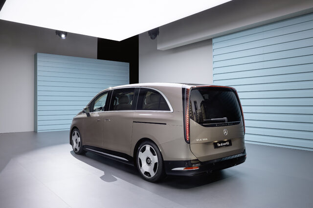 2027 Mercedes-Benz VLE MPV rear three-quarter view showing full body design