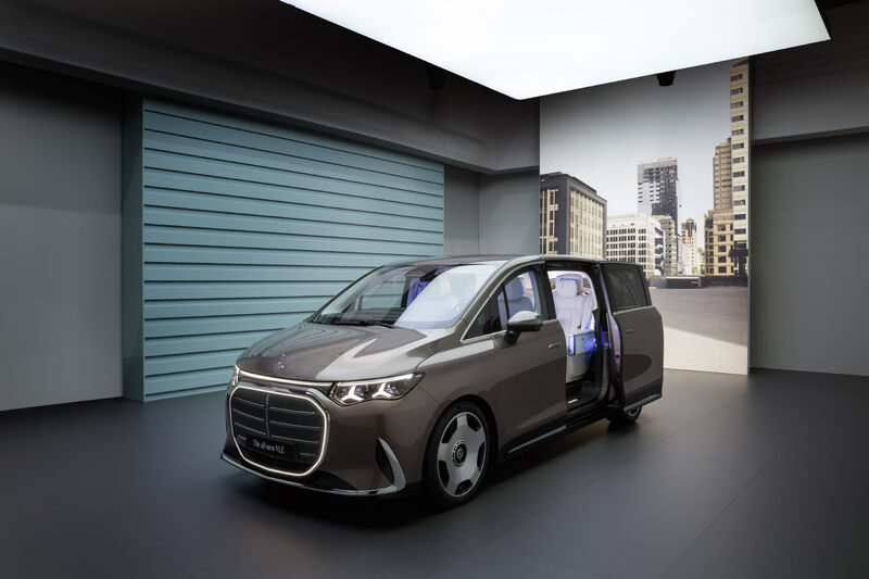 2027 Mercedes-Benz VLE MPV front three-quarter view with sliding door open