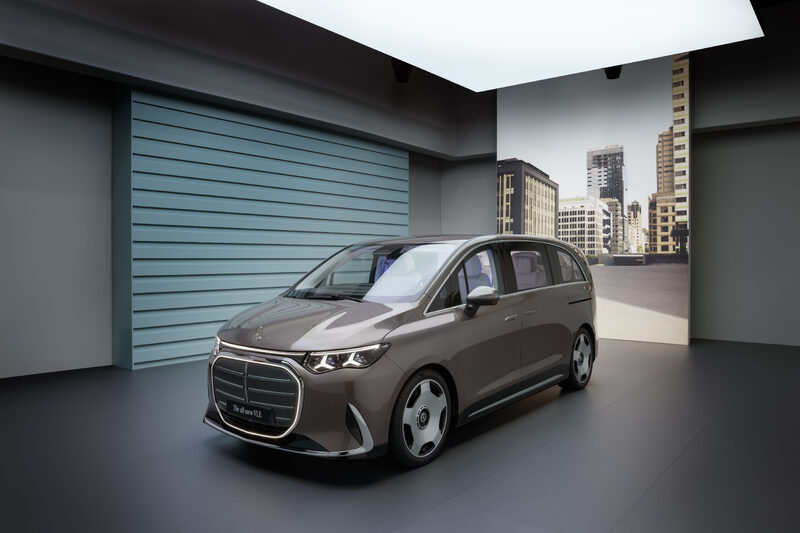 2027 Mercedes-Benz VLE MPV front three-quarter view in bronze with aero wheels