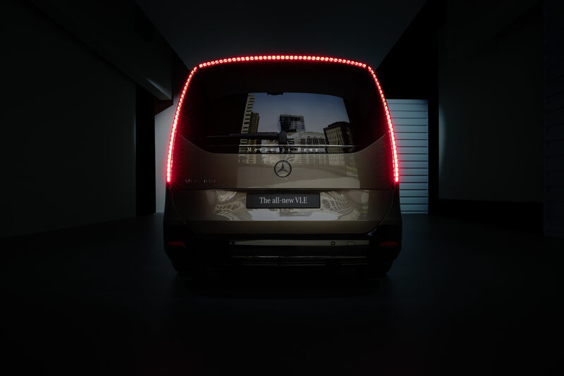 2027 Mercedes-Benz VLE MPV rear view with full LED light bar illuminated