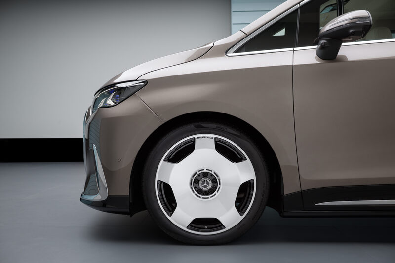 2027 Mercedes-Benz VLE MPV Front Quarter Panel and AMG Wheel in Champagne Bronze