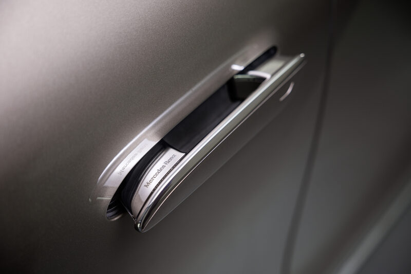 2027 Mercedes-Benz VLE MPV Flush Door Handle Detail