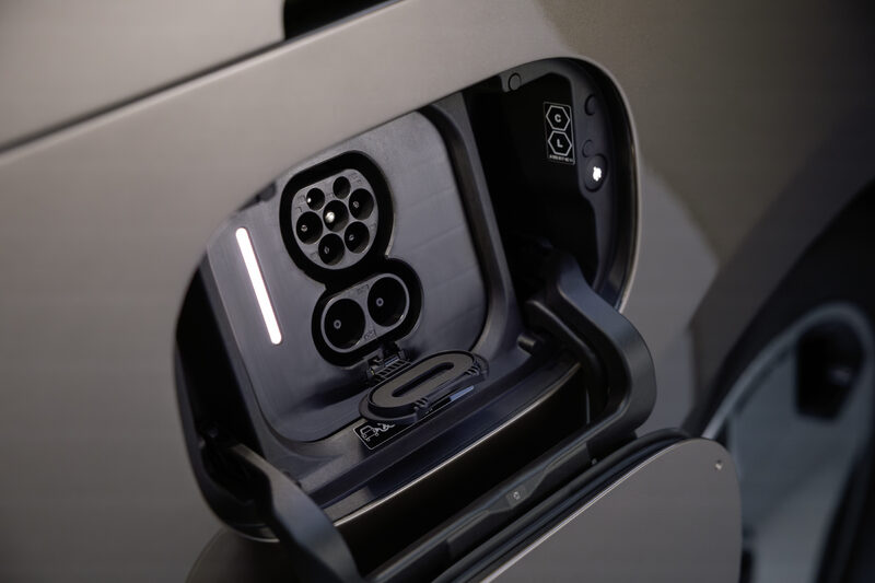 2027 Mercedes-Benz VLE MPV CCS Charging Port