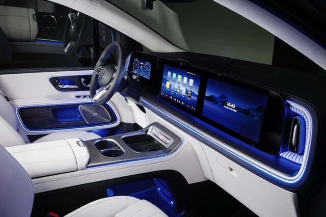 2027 Mercedes-Benz VLE MPV MBUX Superscreen Dashboard from Passenger Side