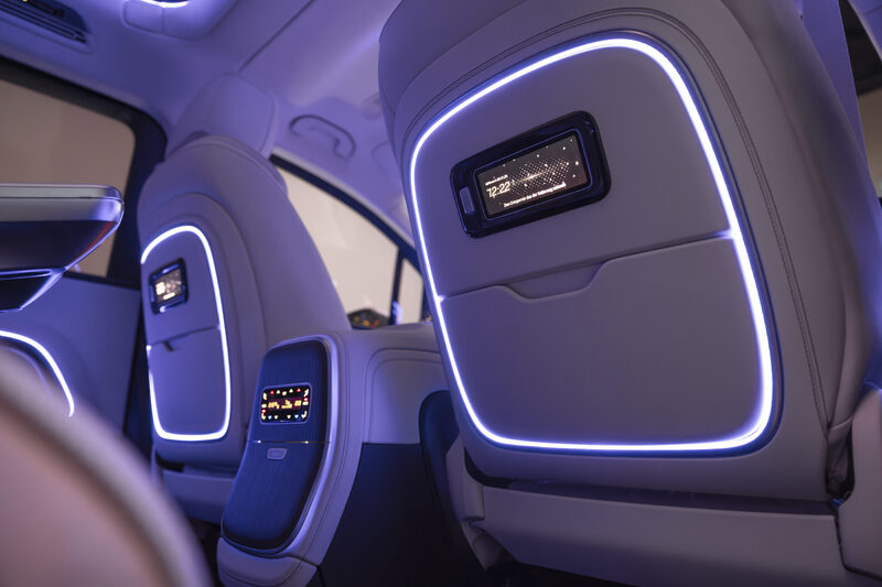 2027 Mercedes-Benz VLE MPV seatback-mounted touchscreens with ambient lighting