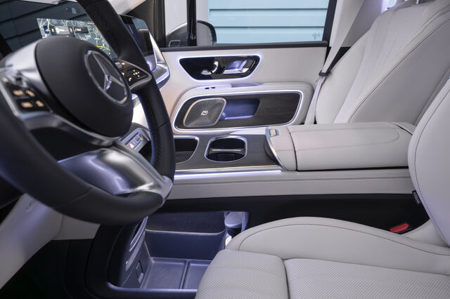 2027 Mercedes-Benz VLE MPV front cabin with door panel speaker and wood trim