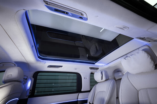 2027 Mercedes-Benz VLE MPV panoramic glass sunroof and rear cabin ambient lighting