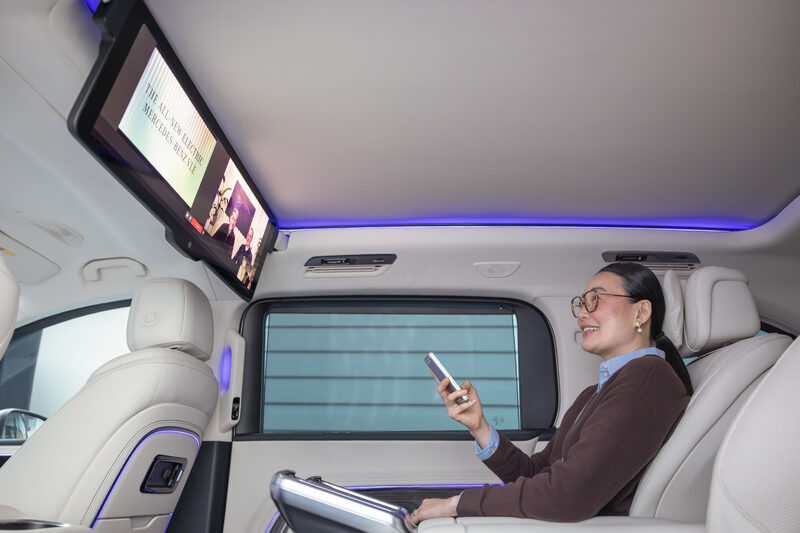 2027 Mercedes-Benz VLE MPV rear entertainment screen close-up with smartphone control