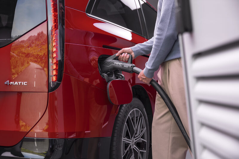 2027 Mercedes-Benz VLE MPV 4MATIC Charging with Taillight Detail in Red