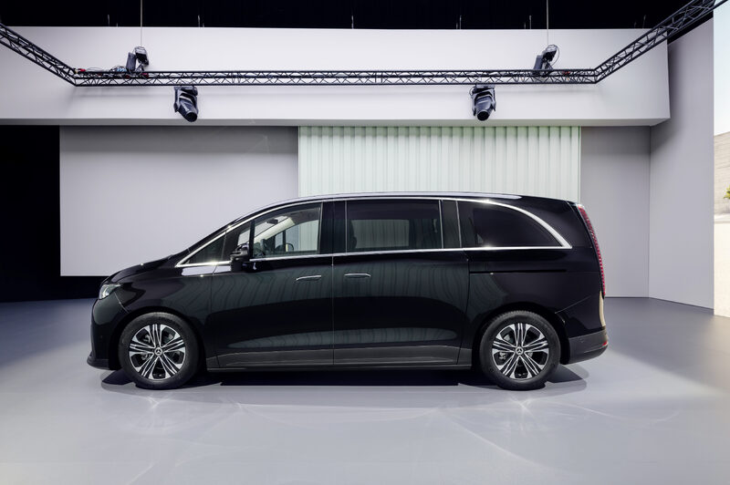 2027 Mercedes-Benz VLE MPV Side Profile in Black
