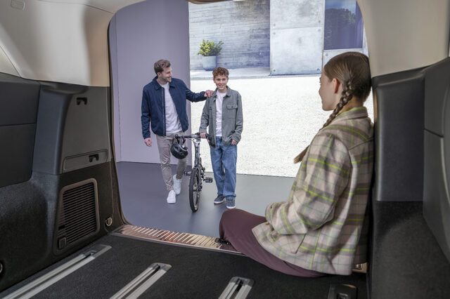 2027 Mercedes-Benz VLE MPV Cargo Area with Bicycle Loading