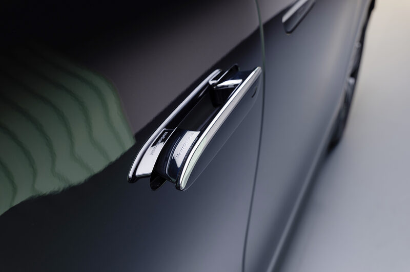 2027 Mercedes-Benz VLE MPV Flush Door Handle Close-Up