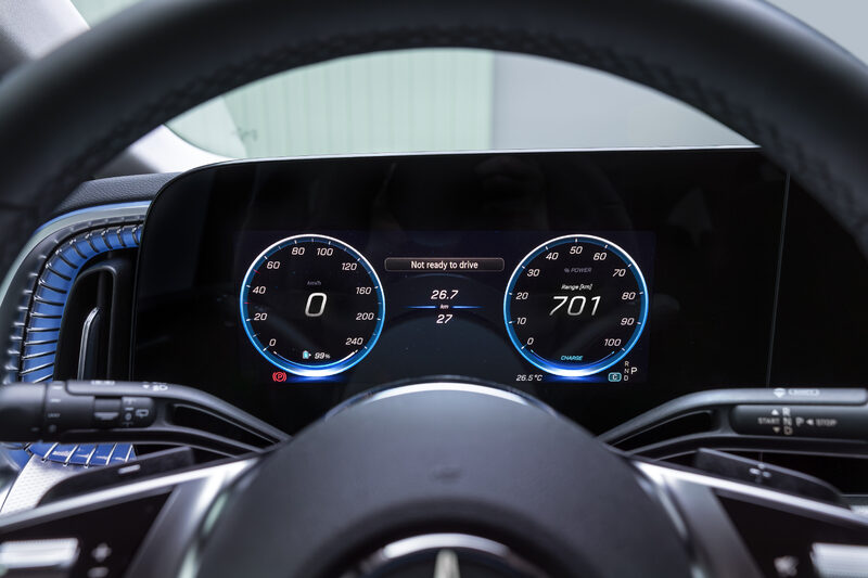 2027 Mercedes-Benz VLE MPV Digital Instrument Cluster Showing 701 km Range