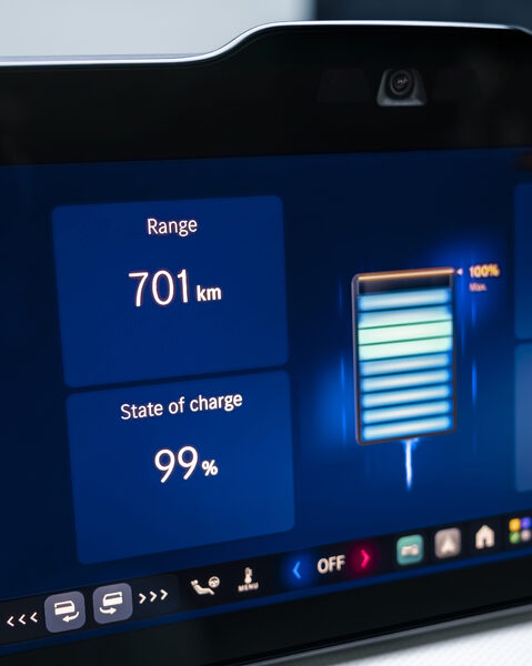 2027 Mercedes-Benz VLE MPV MBUX Touchscreen Showing 701 km Range and Charge Status
