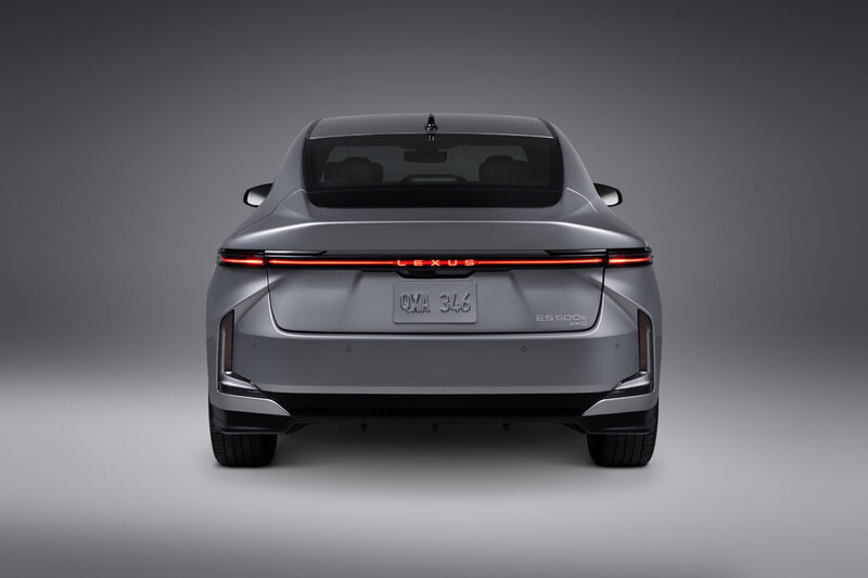Lexus_ES500e_Luxury_01-1500x1000.jpg