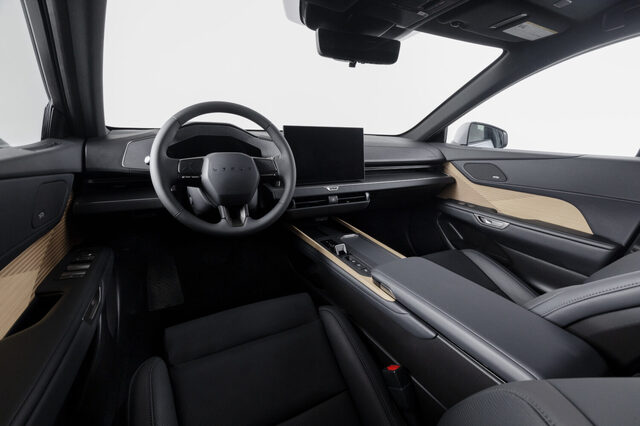 Lexus_ES500e_Luxury_012-1500x1000.jpg