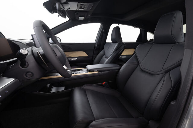 Lexus_ES500e_Luxury_015-1500x1000.jpg