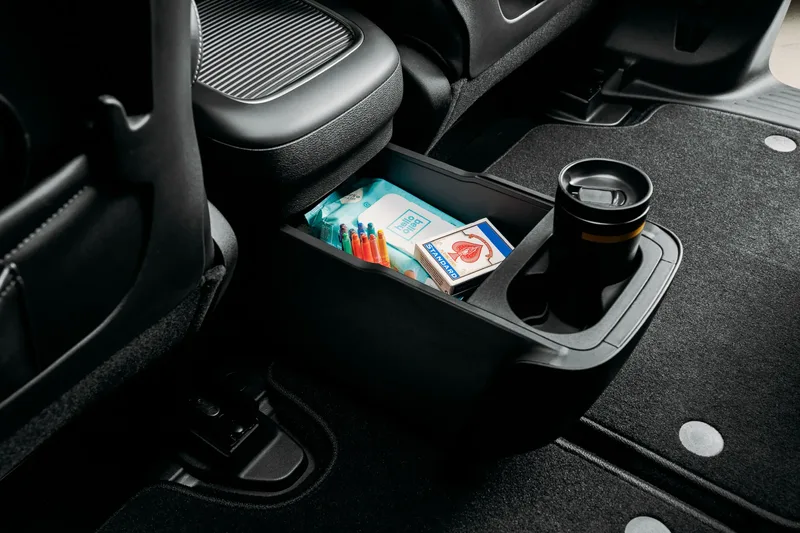 2027 Chrylser Pacifica-02.webp