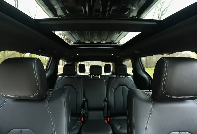 2027 Chrylser Pacifica-05.webp