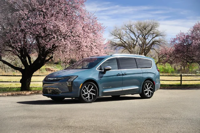 2027 Chrylser Pacifica-21.webp