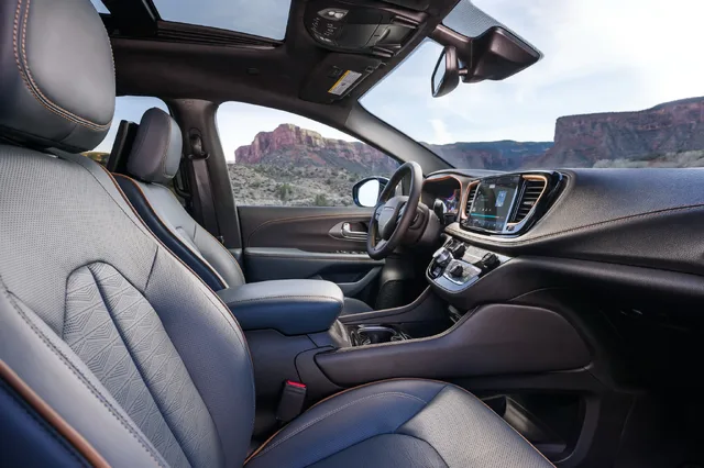 2027 Chrylser Pacifica-36.webp