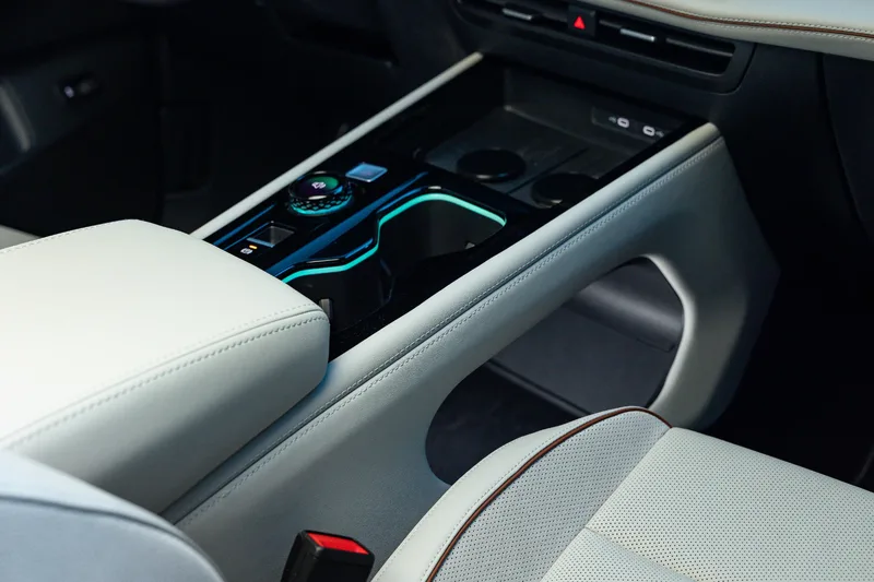 2027 Volkswagen Atlas-21.webp