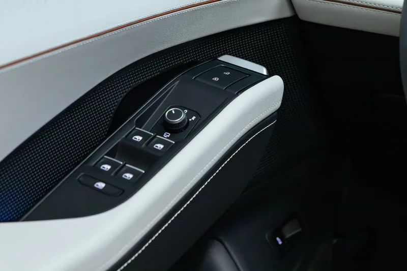 2027 Volkswagen Atlas-25.webp