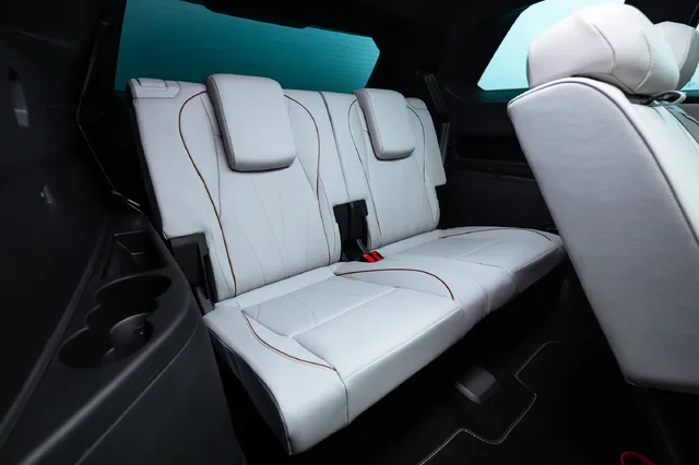 2027 Volkswagen Atlas-30.webp